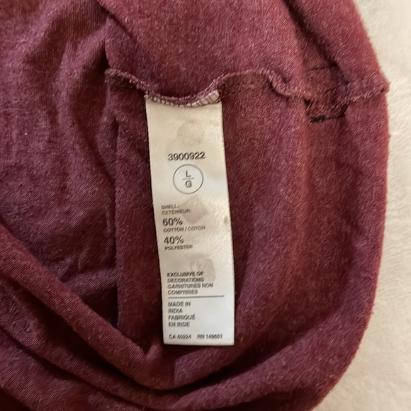 Burgundy Buffalo tshirt, size large. - Picture 5 of 5